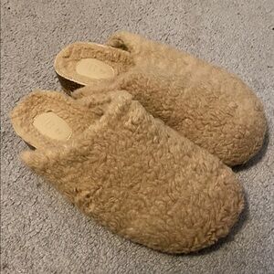 Cozy Tan Fuzzy Slippers